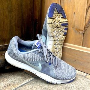 Woman’s Gray NIKE Sneaker FLEX TR8 size 9.5 EUC
